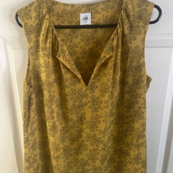 CAbi #3617 Mustard Yellow/Black Paisley Sleeveless Blouse - Picture 4 of 6